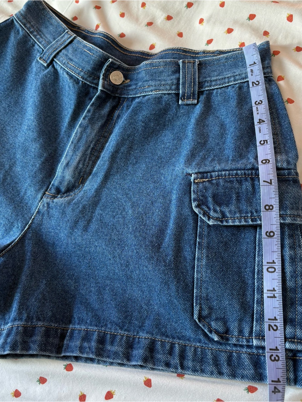 90s Too Hot High-Rise Heavy Blue Denim Micro Cargo Shorts Size 26 - Picture 11 of 12